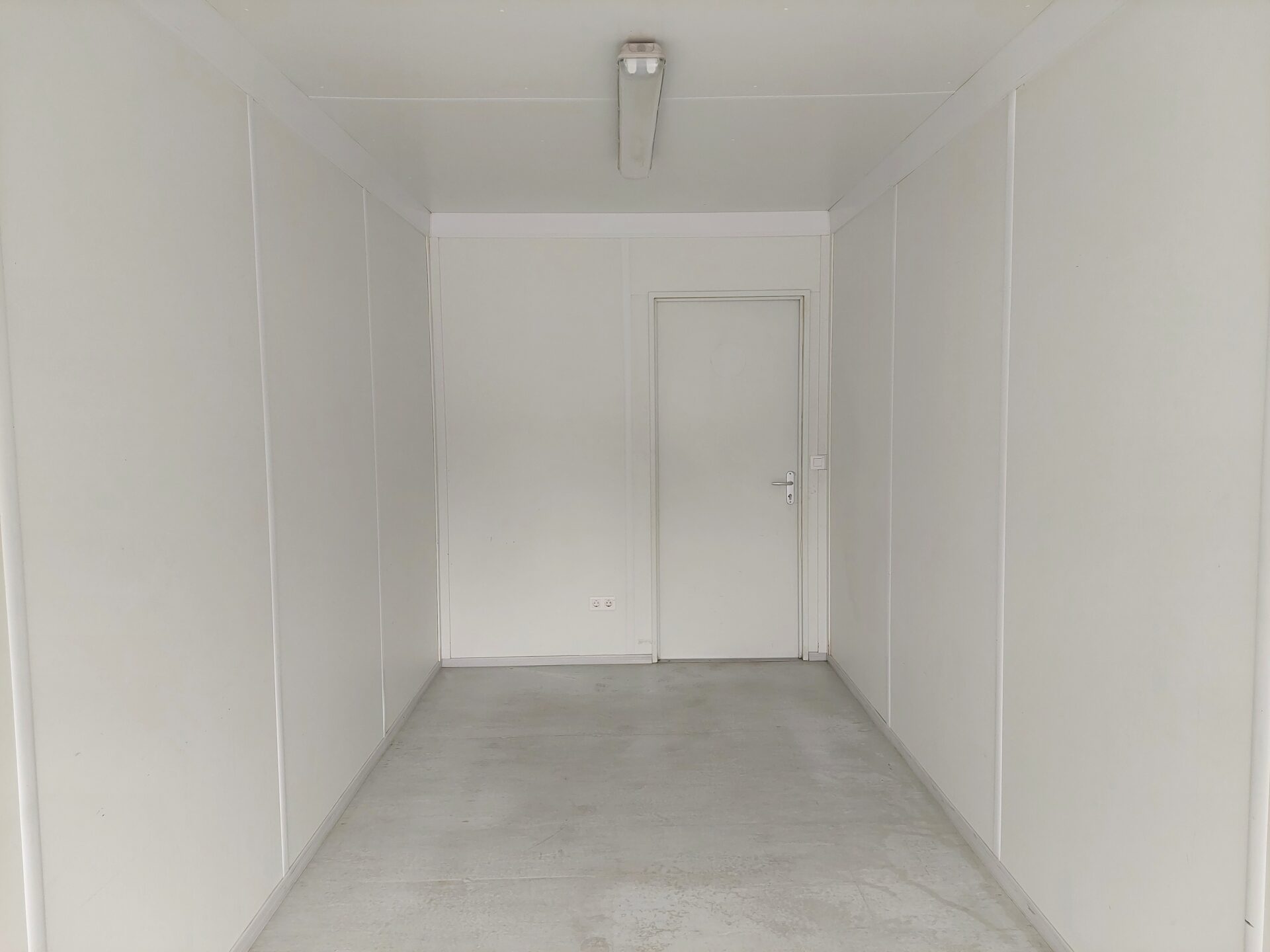 021926528_04